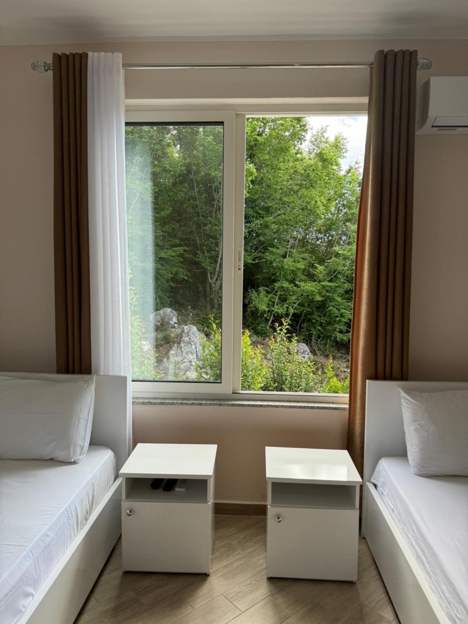 Vila Horizont Baks-Rrjoll Bagian luar foto