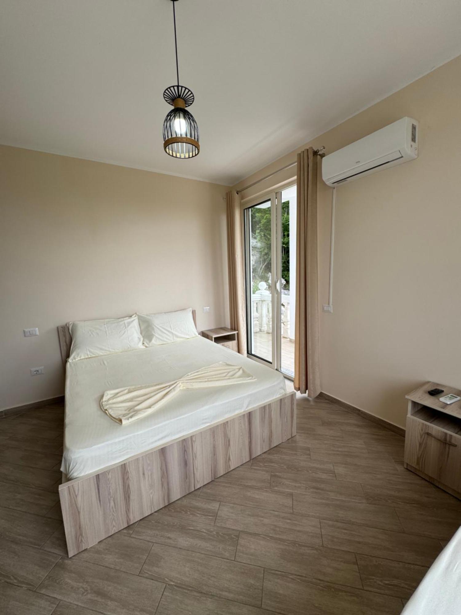 Vila Horizont Baks-Rrjoll Bagian luar foto