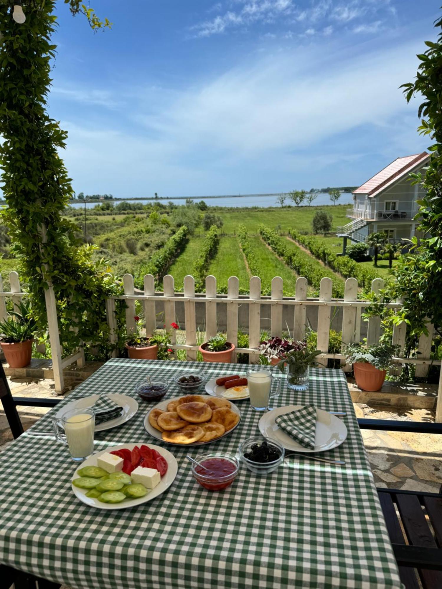 Vila Horizont Baks-Rrjoll Bagian luar foto
